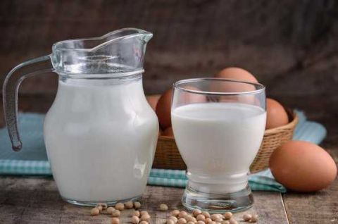 牛奶表面为什么会有层膜？