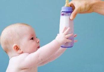 专家解读《国产婴幼儿配方乳粉提升行动方案》