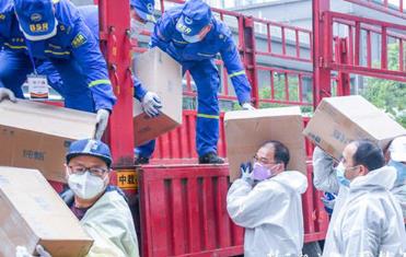蒙牛为武汉困难居民捐赠4000箱牛奶