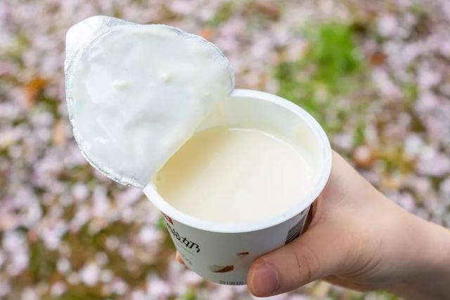 牛奶与酸奶，谁是“补钙之王”？营养价值最高？和你想的不一样