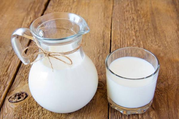 牛奶被称为“白色血液”，坚持喝对身体或有4大好处，不妨看看！
