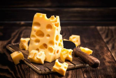 奶酪成巨头“心头好”！法国企业百吉福要被中国乳企龙头收购？