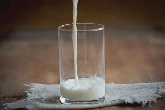 功能性牛奶“出圈” 预计2023年国内乳制品行业市场规模将突破5000亿元