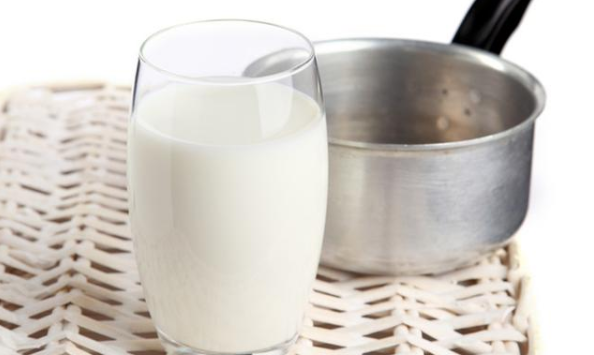 牛奶隔袋加热有危害？真实情况又如何？