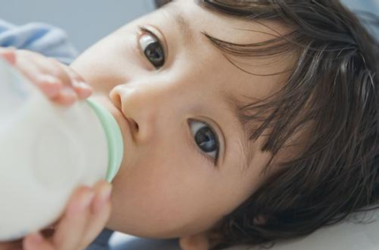 婴幼儿奶粉禁用“母乳化”说法