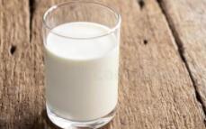牛奶保质期不同是因为添加了防腐剂？