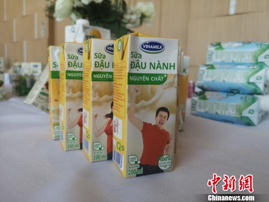 越南乳制品进入中国市场 。　唐小晴 摄