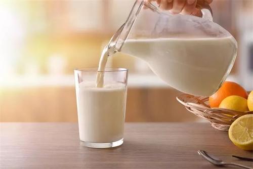 喝牛奶的最佳时间，你知道吗？
