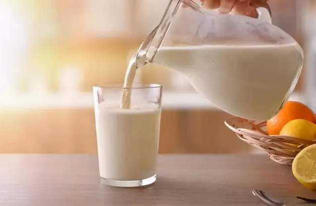 喝牛奶可以养胃吗？胃不好的人可以喝牛奶吗？