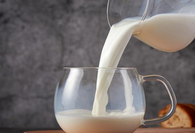 糖尿病患者可以喝牛奶吗？糖尿病人喝牛奶需要注意什么？