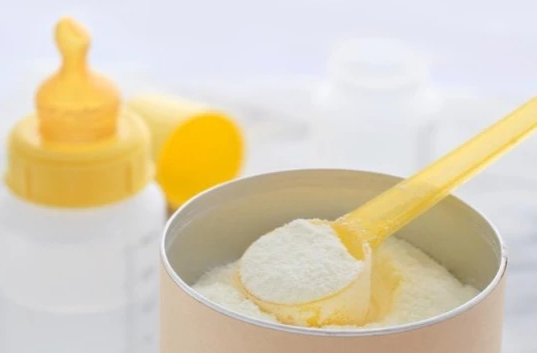 冲奶粉需要多少度的水合适？怎样冲泡奶粉才能留住营养？